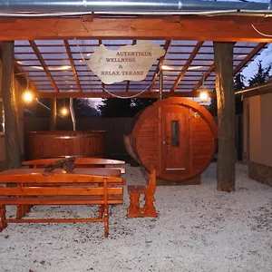 Tessedik Apartman