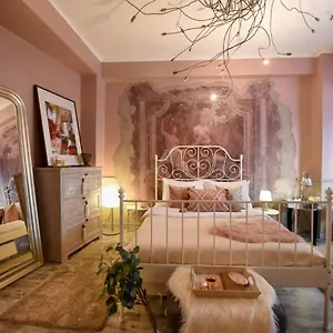 Purrfect & Dreamy - The Special Studio Apartament Bucureşti